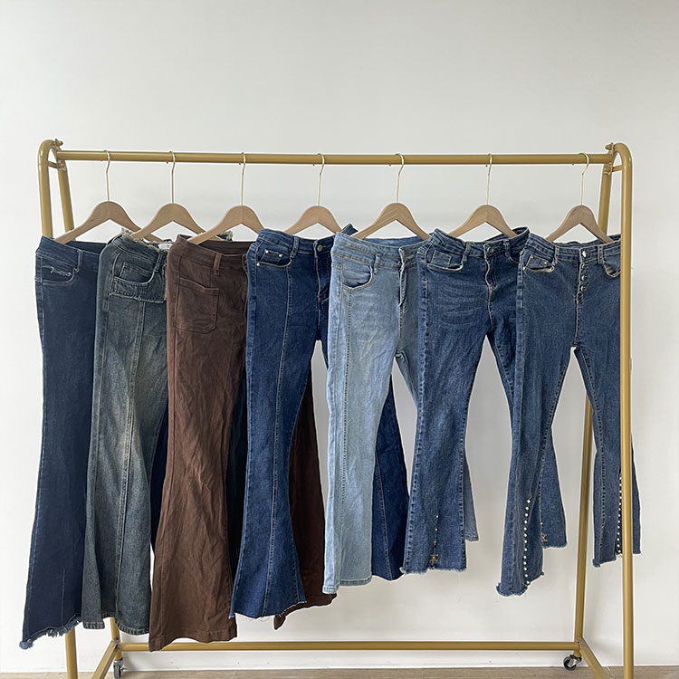 Nagamit na Flare Jeans Pants
