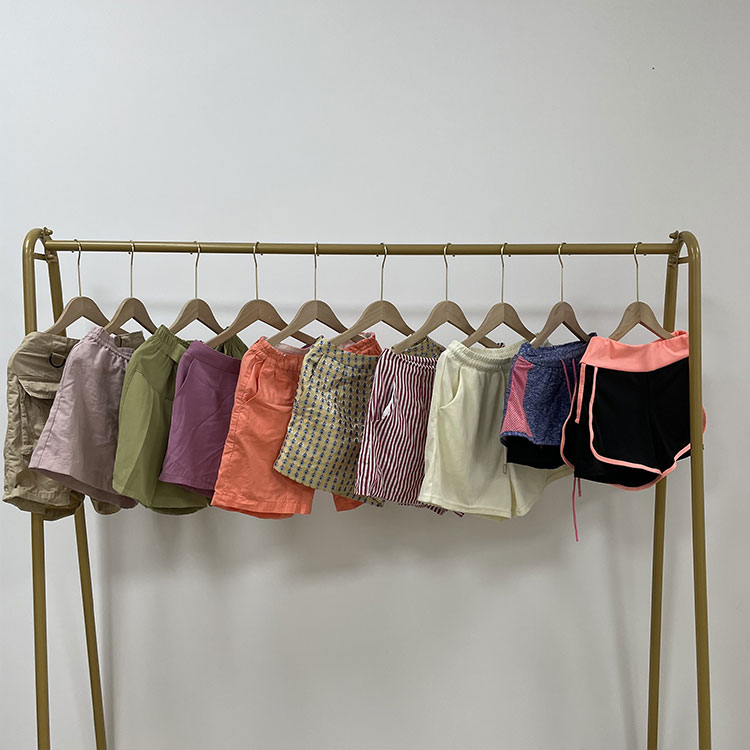 Mga Ginamit na Ladies Short Cotton Pants