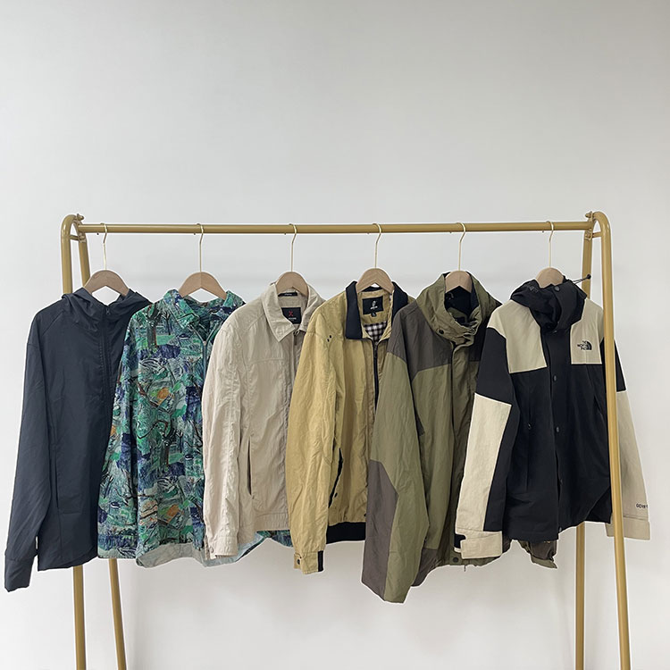 Ginamit na Men's Jacket