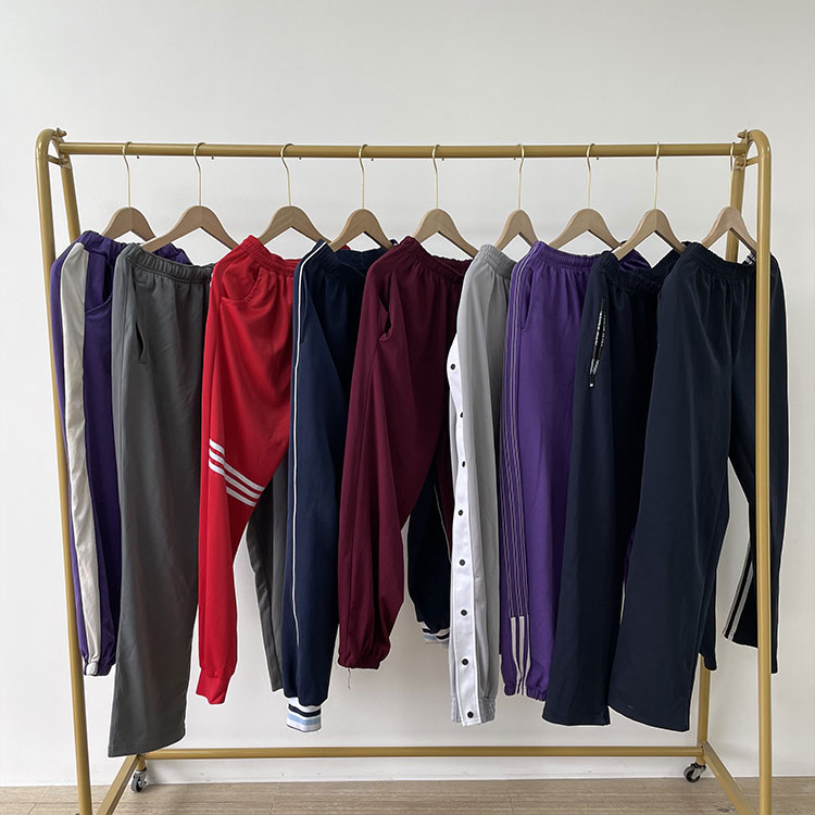Ginamit na Nylon Jogging Suit