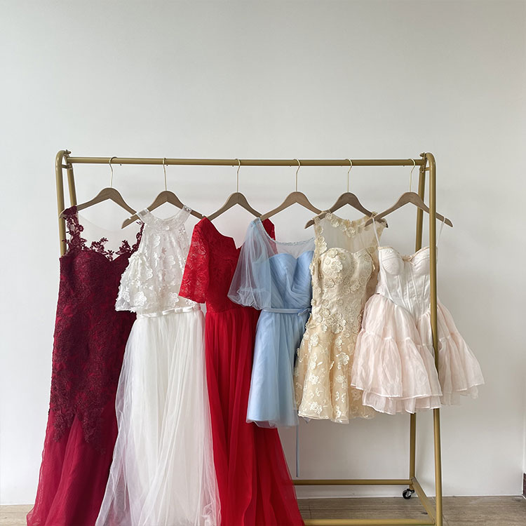 Ginamit na Party Dress
